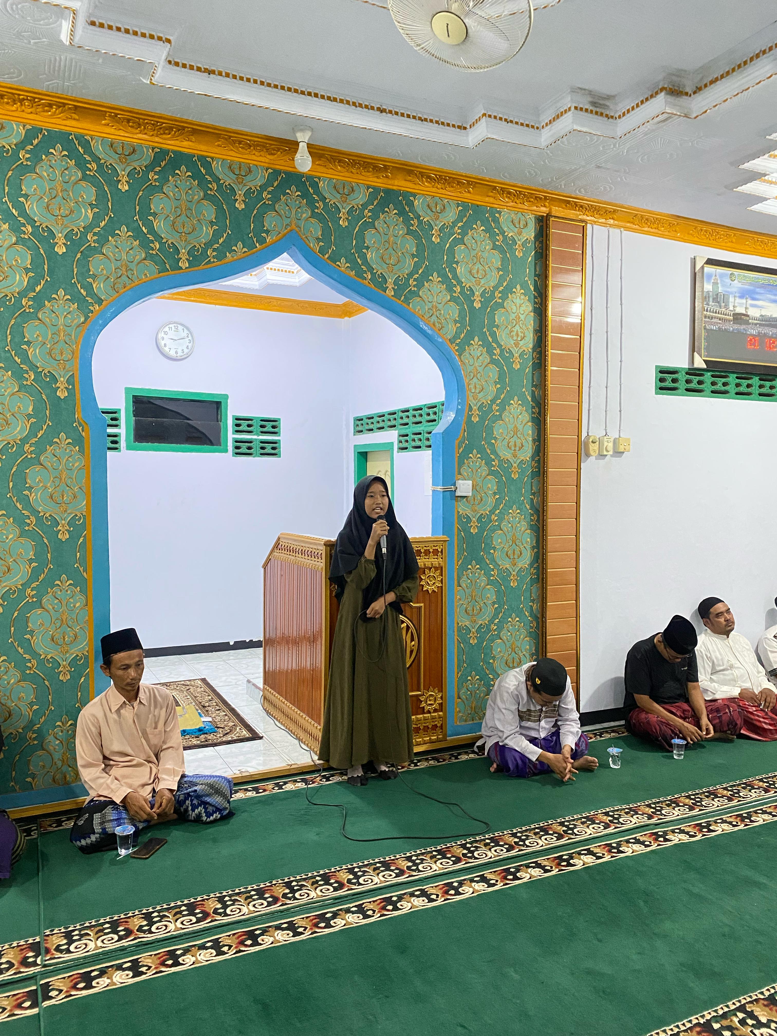 Tim Safari Ramadhan MTs N 6 Merangin Gelar Kegiatan di Masjid Al Falah, Desa Sinar Gading