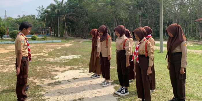 Latihan Pramuka MTsN 6 Merangin Bentuk Karakter Siswa-Siswi