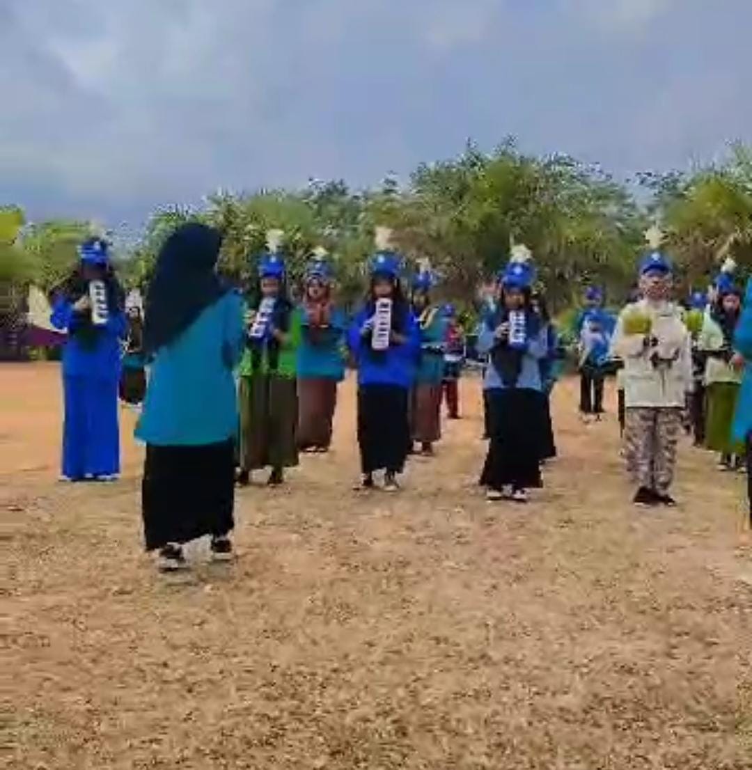 Kegiatan Siswa-Siswi MTs Negeri 6 Merangin Menjelang HUT RI ke-79 dan Persiapan Pawai di Kecamatan Margo Tabir