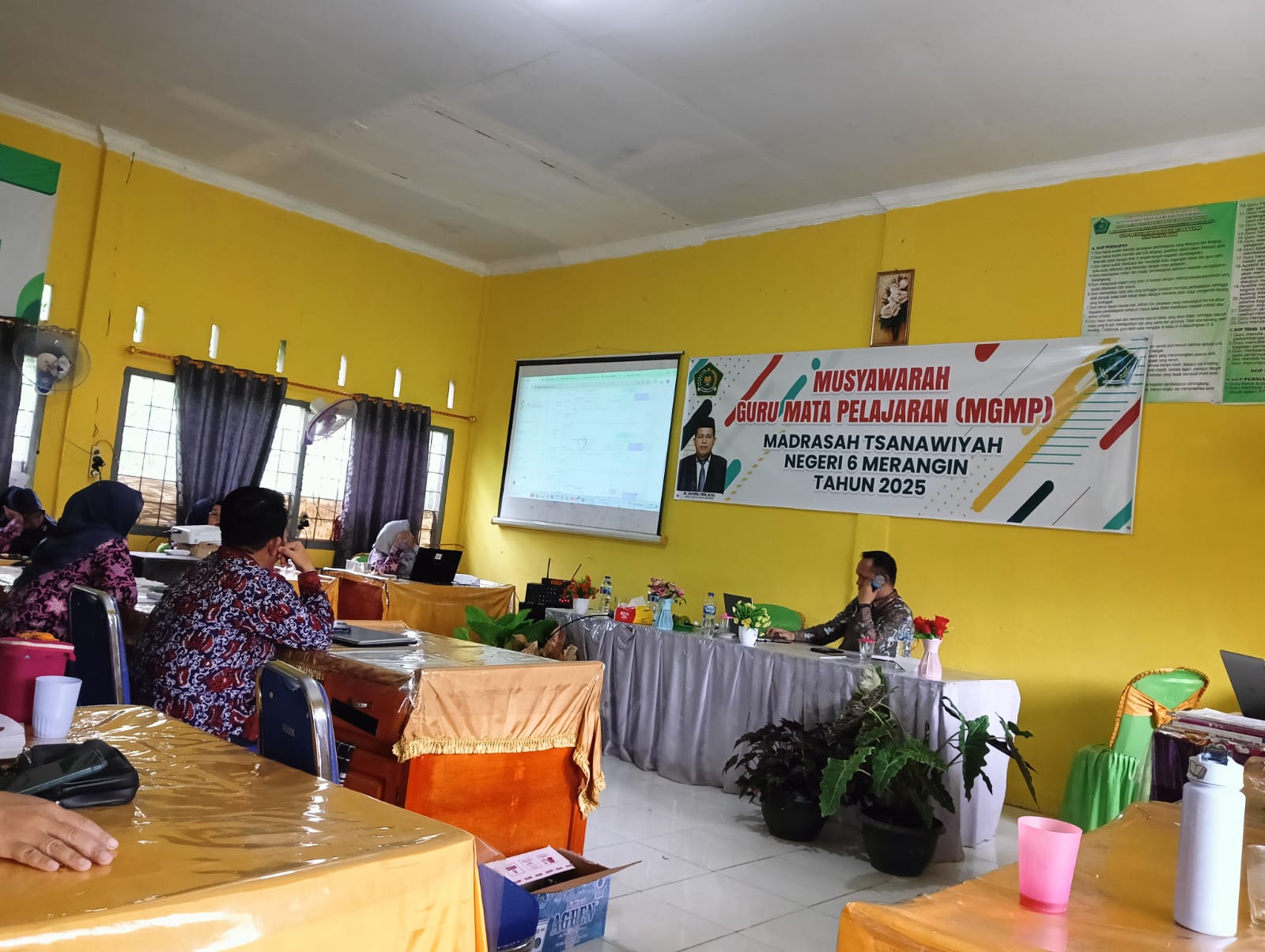 Musyawarah Guru Mata Pelajaran (MGMP) MTsN 6 Merangin dengan Pemateri Bapak Batrian Amilyus, S.Kom