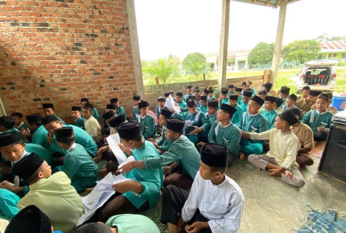 Jumat Berkah dan Yasinan Rutin, Wujudkan Karakter Religius Siswa MTsN 6 Merangin