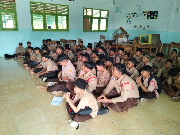 Siswa-Siswi MTsN 6 Merangin Ikuti Kegiatan Pramuka Penuh Semangat Bersama Kak Pardi dan Kak Vertika