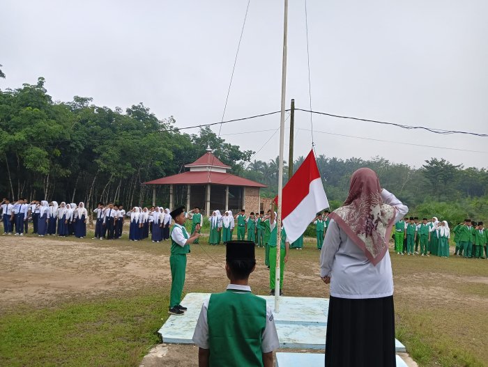 Siswa-Siswi Harus Berkaca akan Pentingnya Menaati Peraturan Sekolah