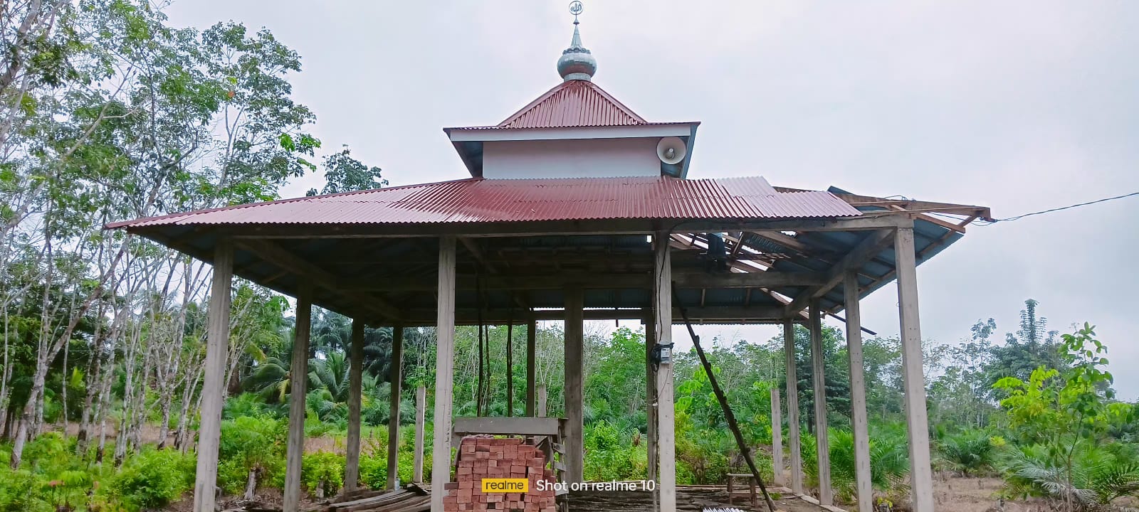 Pembangunan Musholla Mamba'ul Ulum di MTs Negeri 6 Merangin Capai 70% 