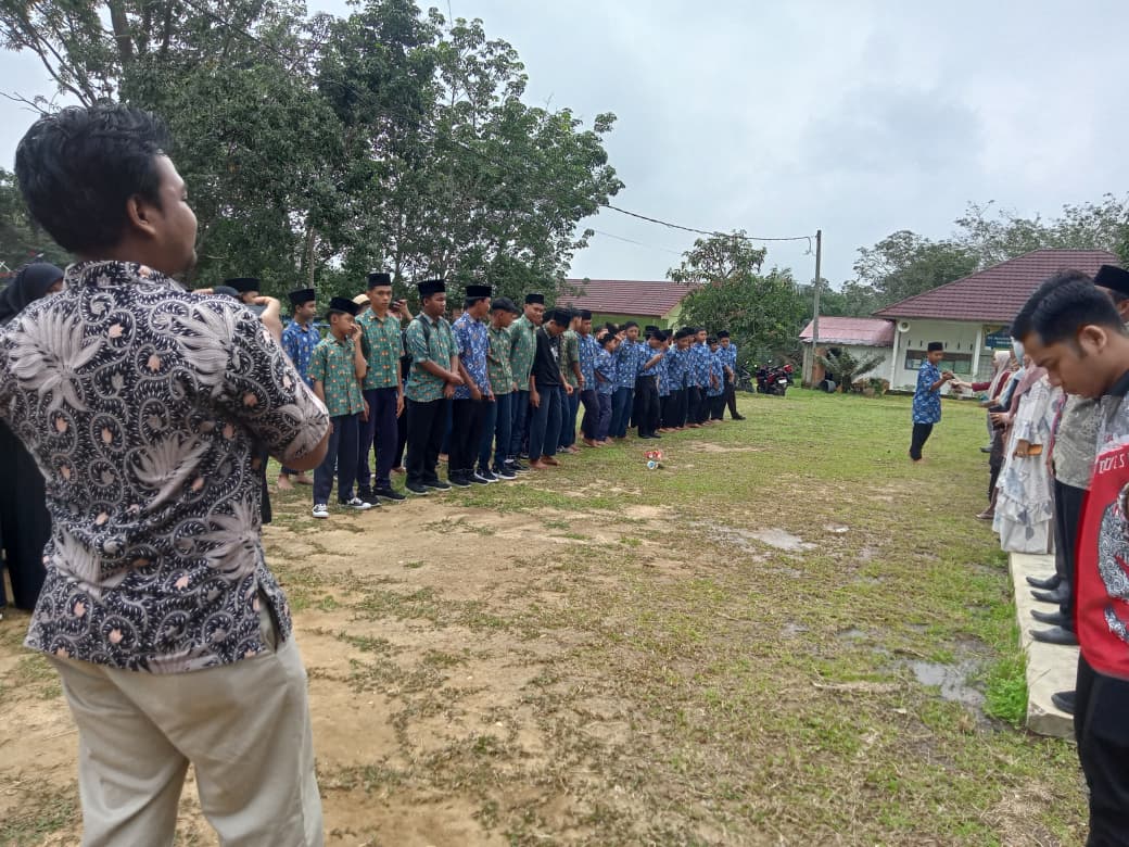 Halal Bihalal Keluarga Besar MTS N 6 Merangin dalam Suasana Idul Fitri tahun 2025 MTS N 6 MERANGIN 