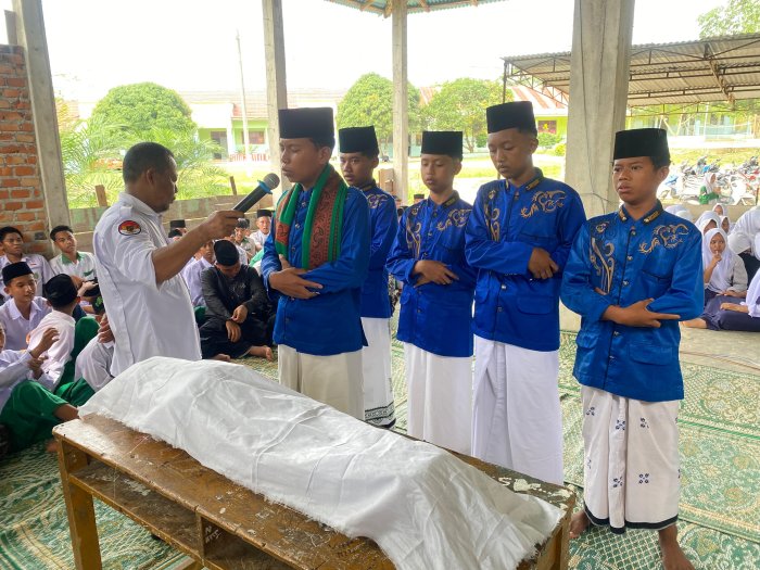 MTs Negeri 6 Merangin Gelar Lomba Sholat Jenazah: Solusi Edukatif Untuk Meningkatkan Keterampilan Keagamaan