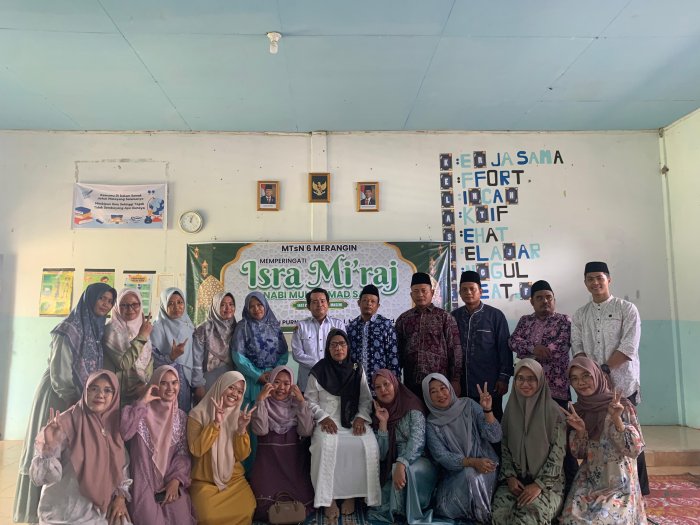 MTsN 6 Merangin Mengadakan Perpisahan Purna Bakti Ibu Masriah, S.Pd.I