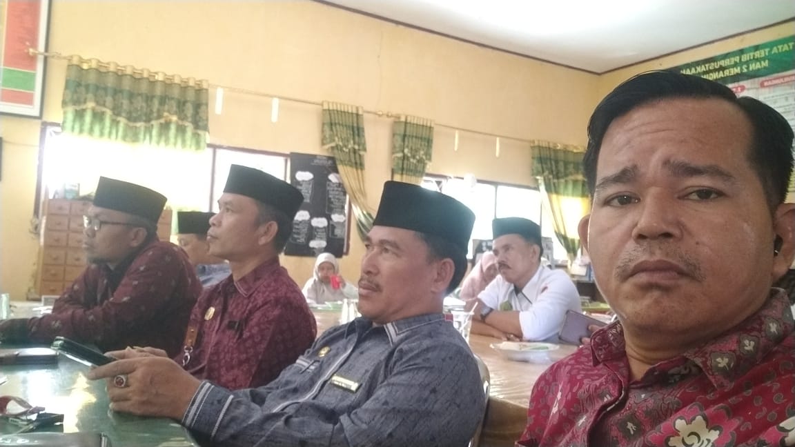 Kepala MTsN 6 Merangin Hadiri Launching Gerakan Penanaman 1 Juta Pohon Matoa di MAN 2 Merangin