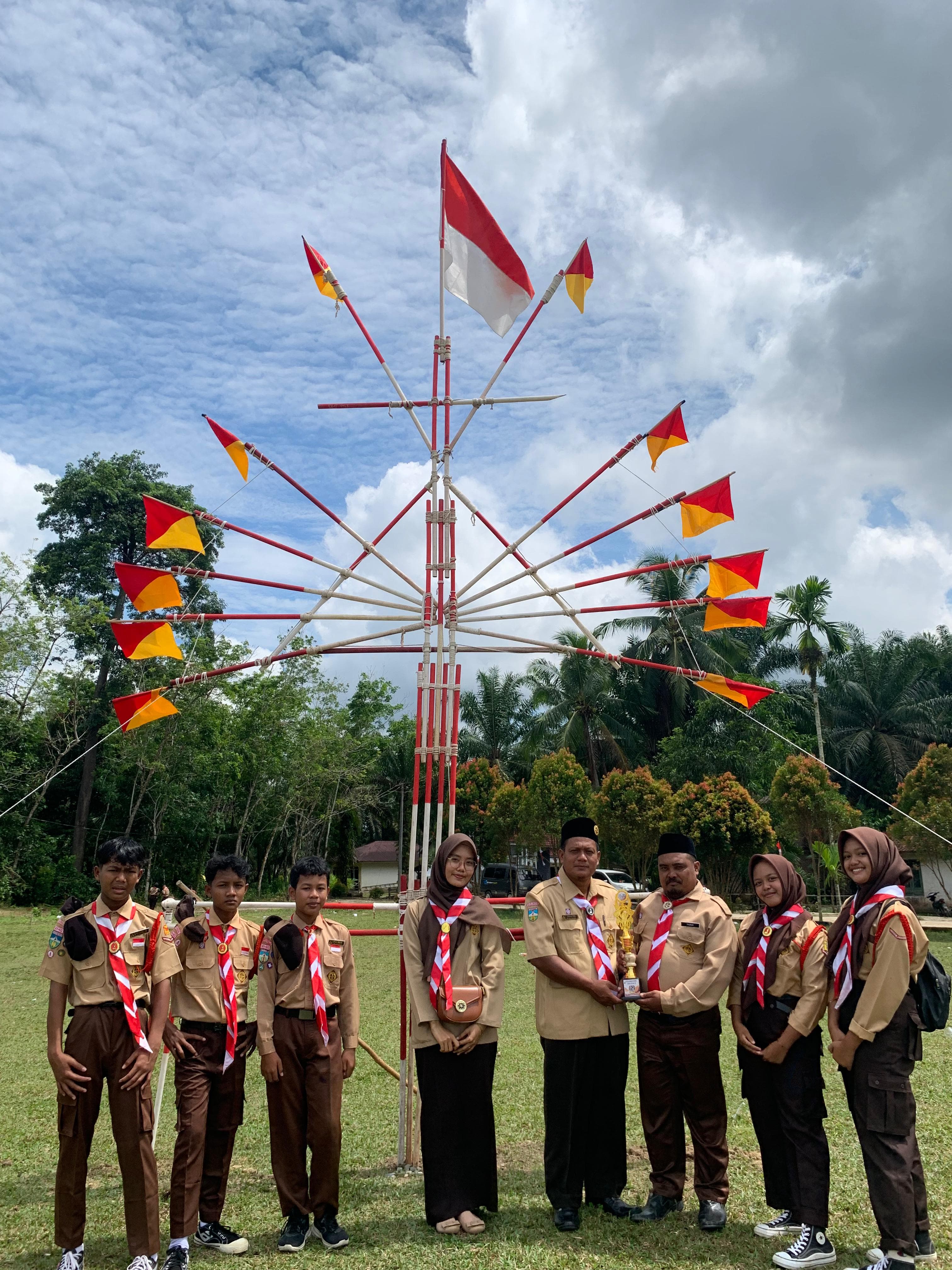 MTsN 6 Merangin Ikuti Upacara Hari Pramuka ke-64 di Kecamatan Margo Tabir