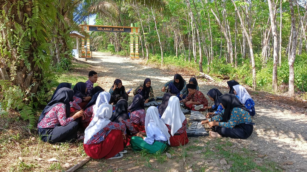 Kegiatan Drumband MTS Negeri 6 Merangin Membangkitkan Jiwa Seni Siswa