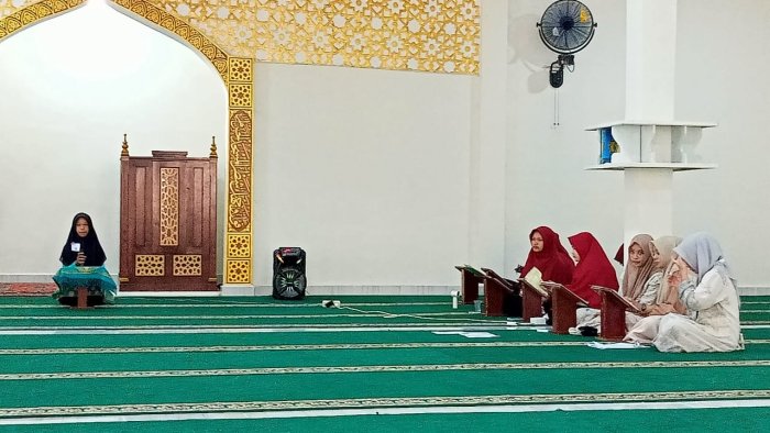 Siswi MTsN 6 Merangin Ikuti Lomba Tahfidz Juz 30