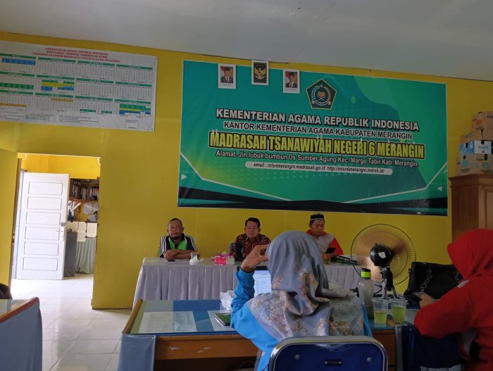 Rapat Koordinasi Majelis Guru MTsN 6 Merangin: Kepala Madrasah Tekankan Pentingnya Tanggung Jawab dan Semangat Kerja