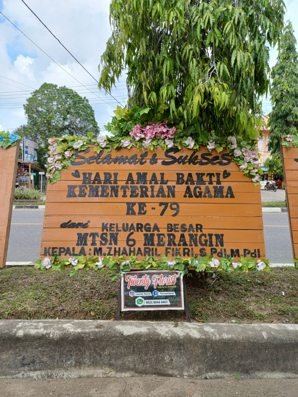 Majelis Guru MTsN 6 Merangin Ikuti Upacara Peringatan Hari Amal Bhakti Kementerian Agama ke-79 di Kantor Kemenag Kabupaten Merangin