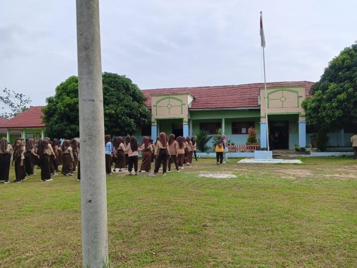 MTsN 6 Merangin Gelar Senam Perdana Awal Tahun 2026