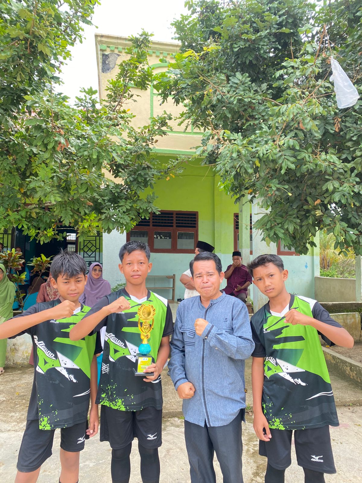 Tim Sepak Takraw MTs N 6 Merangin Raih Juara 3 di Fest Al-Munawwaroh