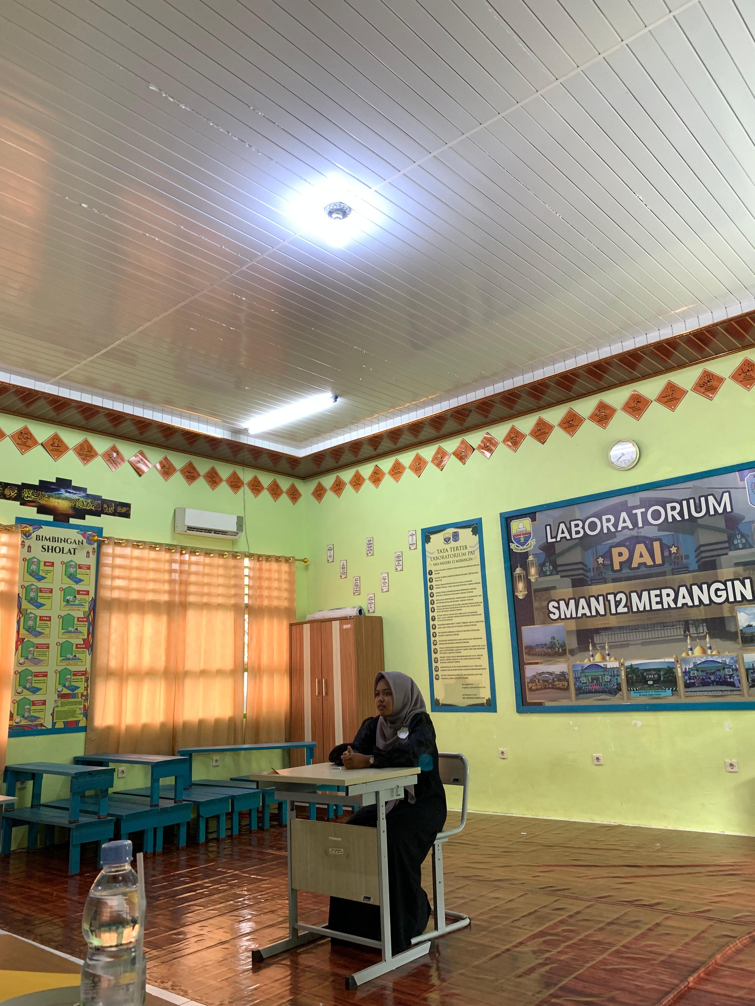 Siswi MTsN 6 Merangin, Meida Rahmadani, Ikuti Lomba Tahfidz Juz 30 dalam Rangka HUT SMAN 12 Merangin