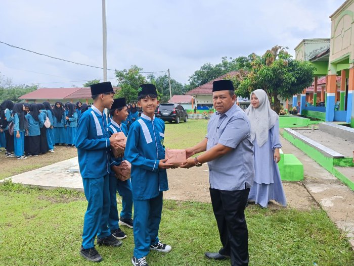 Class Meeting MTsN 6 Merangin Meriah, Kepala Madrasah Beri Penghargaan
