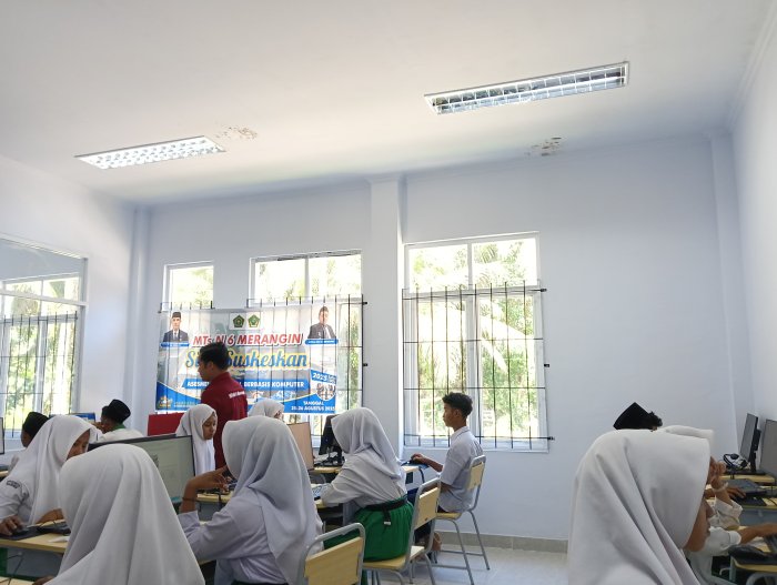 Berita ANBK MTsN 6 Merangin Gelombang 1 Sesi 3: Siswa Mengerjakan Soal dengan Sangat Teliti