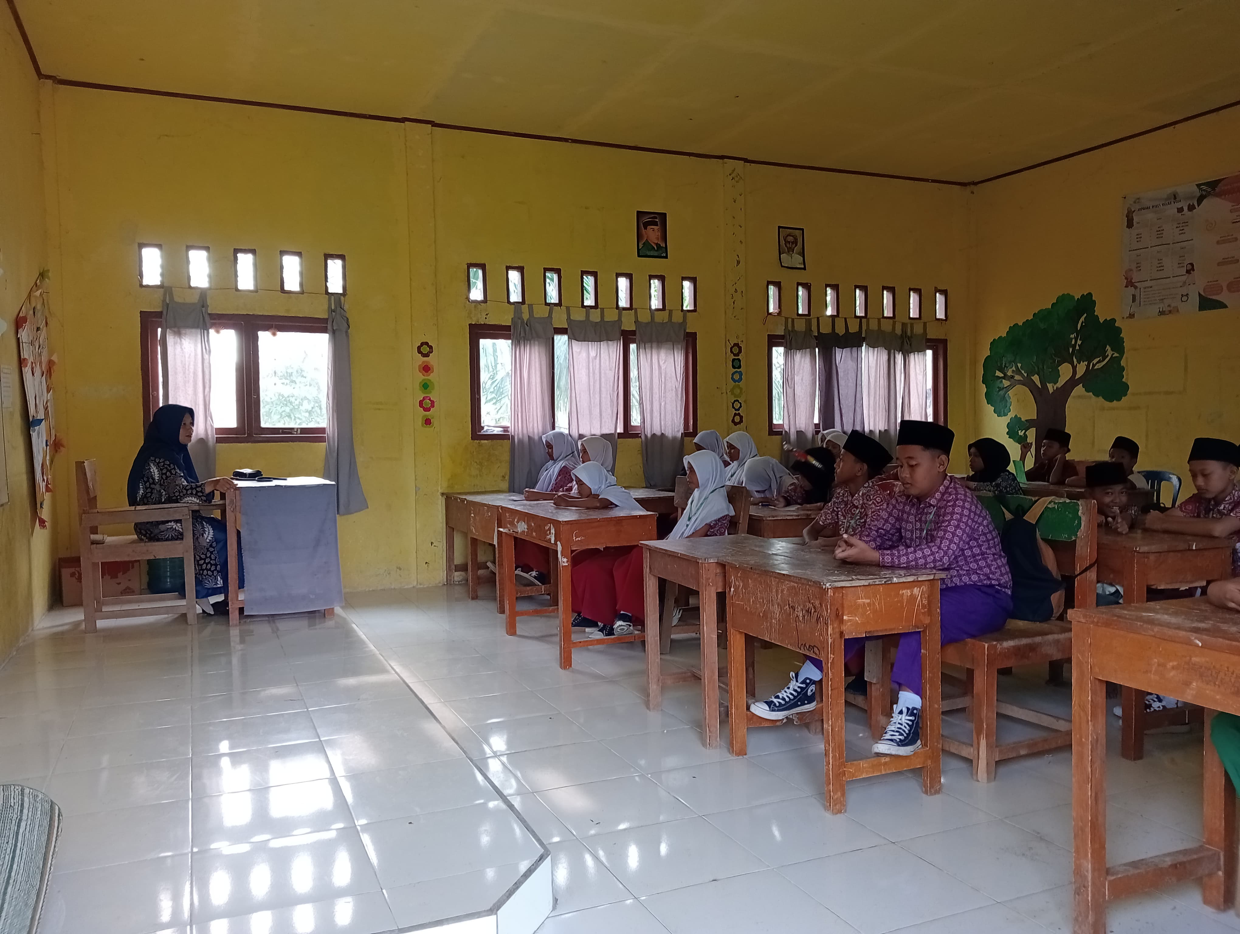 Kebudayaan dan Kebiasaan Kehidupan di MTsN 6 MERANGIN Menjadi Materi yang di Bawakan Oleh Guru Yang Hebat Ibu Susini, S.Pd dan Ibu Vertika Desima, S.Pd di MATSAMA Hari ke 3 MTSN 6 MERANGIN 