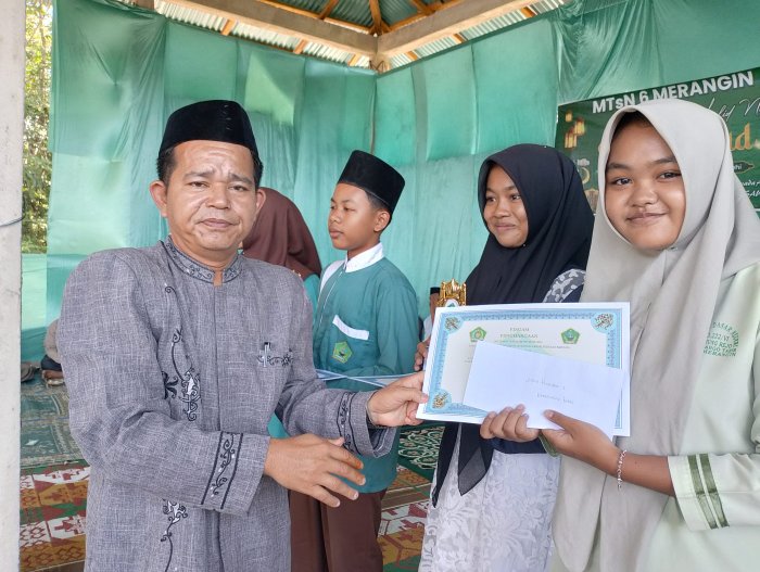 MTsN 6 Merangin Gelar Pembagian Hadiah Lomba Maulid Nabi Muhammad SAW, Dipimpin Oleh M. Zhaharil Fikri
