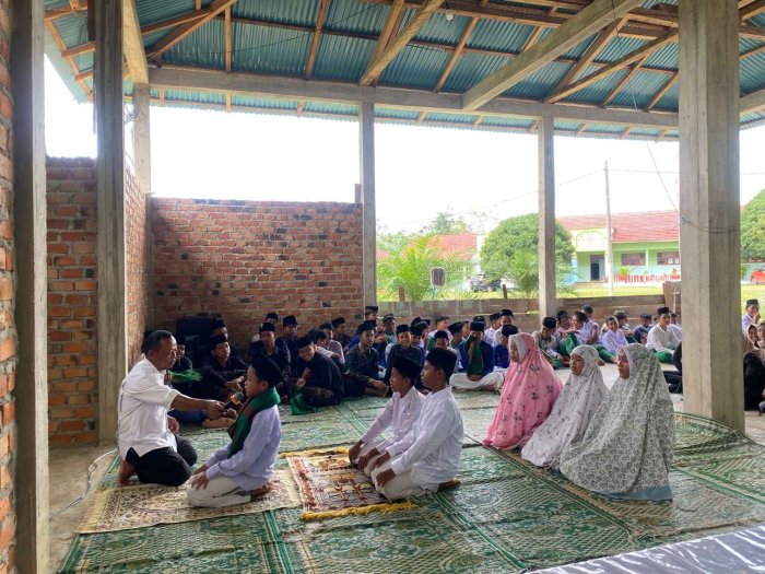 Penuh Semangat Siswa-Siswi MTs Negeri 6 Merangin Ikuti Lomba Sholat Subuh Berjamaah Peringati Maulid Nabi Muhammad SAW
