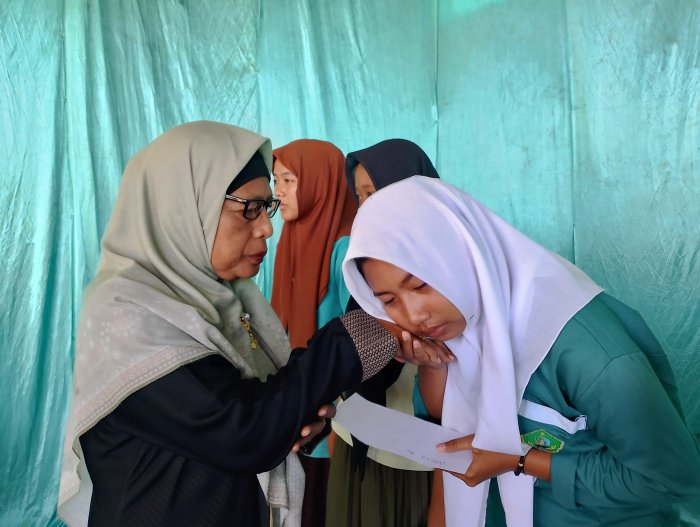 MTsN 6 Merangin Gelar Santunan Anak Yatim di Tengah Peringatan Maulid Nabi Muhammad SAW