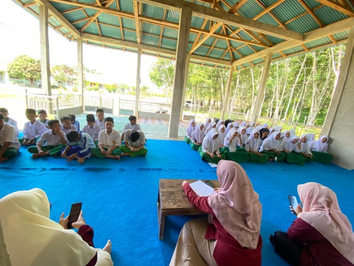 MTsN 6 Merangin Siapkan LDK untuk Anggota OSIM MTsN 6 Merangin Siapkan LDK untuk Anggota OSIM