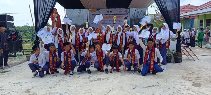 Perpisahan Siswa Kelas IX MTsN 6 Merangin Penuh Haru Perpisahan Siswa Kelas IX MTsN 6 Merangin Penuh Haru