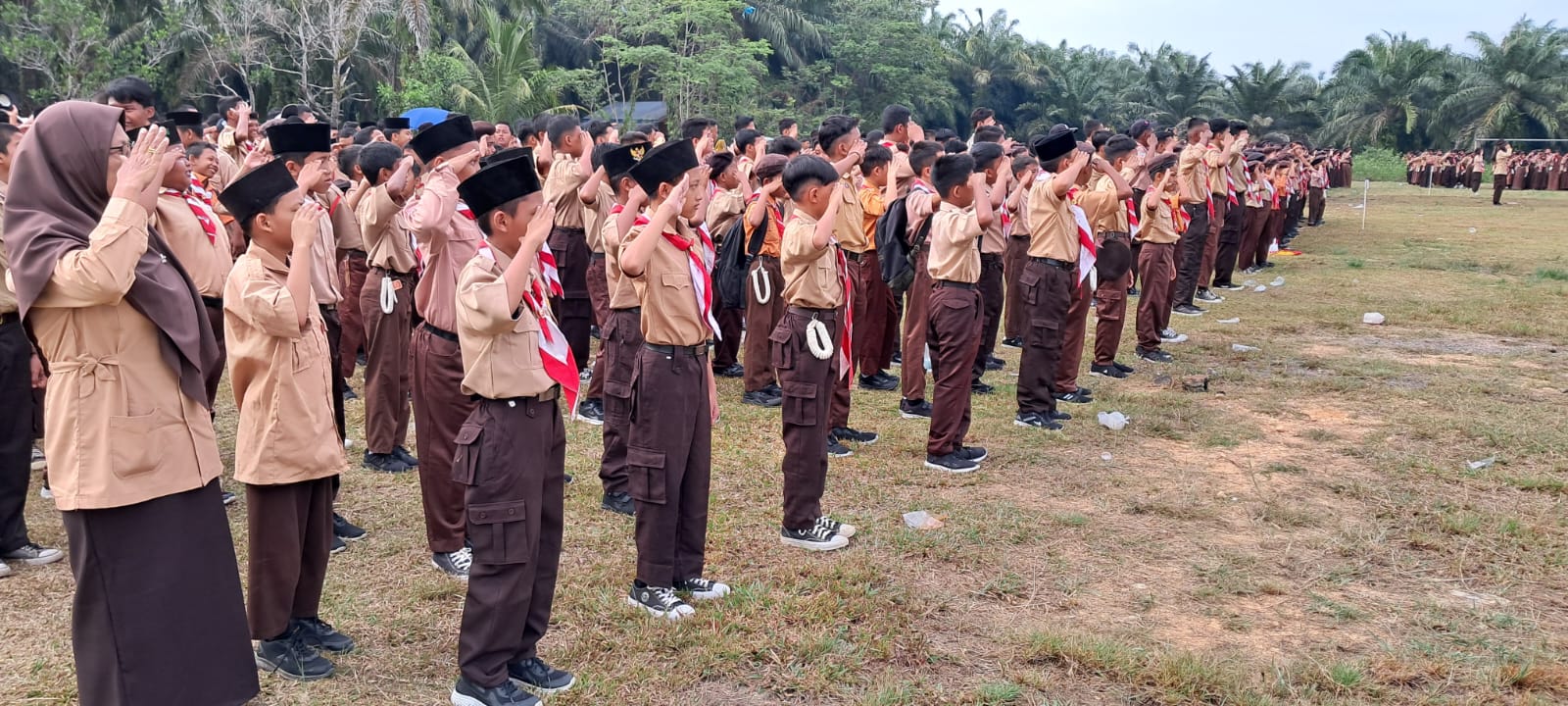 Siswa-Siswi MTs Negeri 6 Merangin Ikuti Upacara HUT Pramuka ke-63 di Kecamatan Margo Tabir
