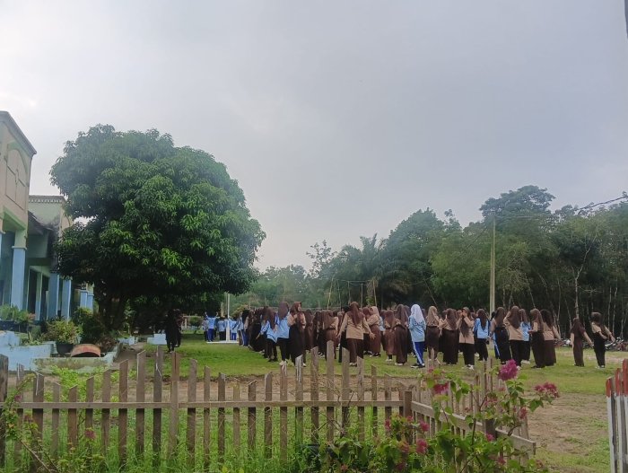 MTsN 6 Merangin Laksanakan Senam Bersama Siswa dan Majelis Guru