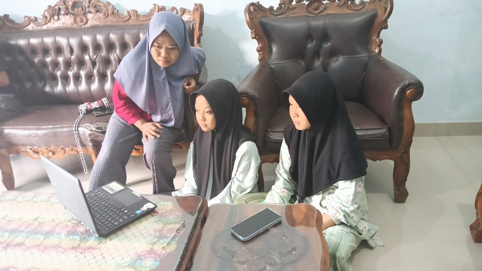 Vertika Desima, S.Pd.I, Guru Inspiratif yang Tetap Aktif Mendidik Selama Libur Semester