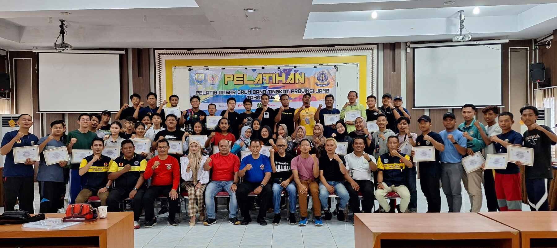 Multifungsi itu Keren, Pegawai MTSN 6 Merangin Mengikuti Pelatihan Dasar Drum band Tingkat Provinsi Jambi