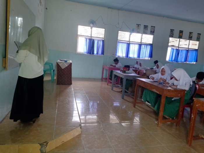 Pembelajaran PKN di Kelas VIII B MTsN 6 Merangin Berjalan Interaktif