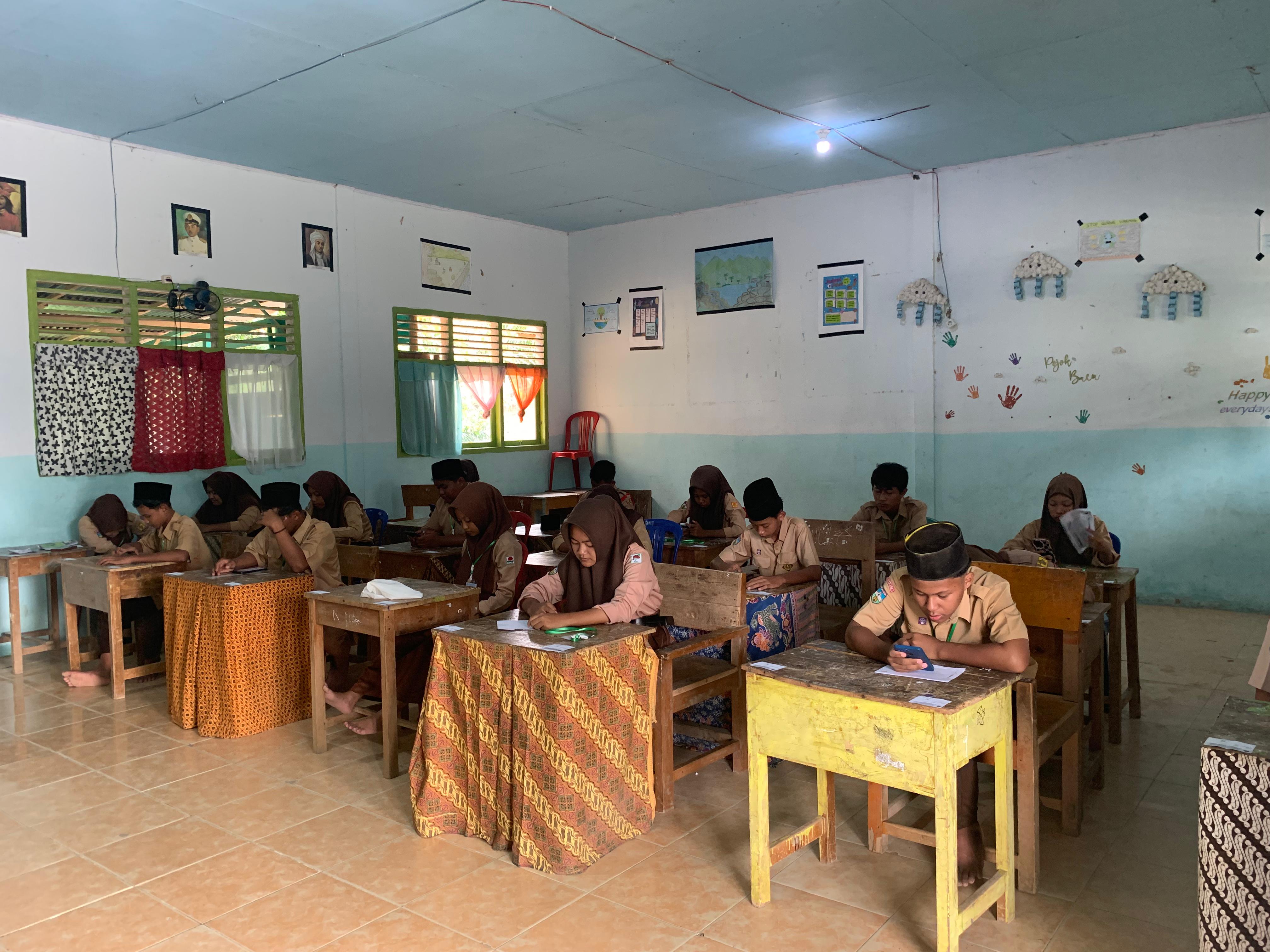 Ujian Semester Ganjil di MTsN 6 Merangin Menggunakan Android Tahun Ajaran 2024/2025 Berjalan dengan Lancar**