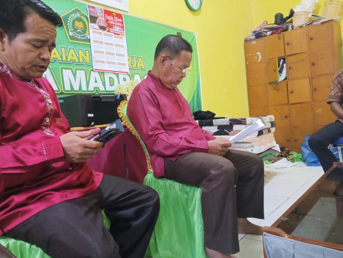 MTsN 6 Merangin Bahas Pembagian Tugas Karyawan