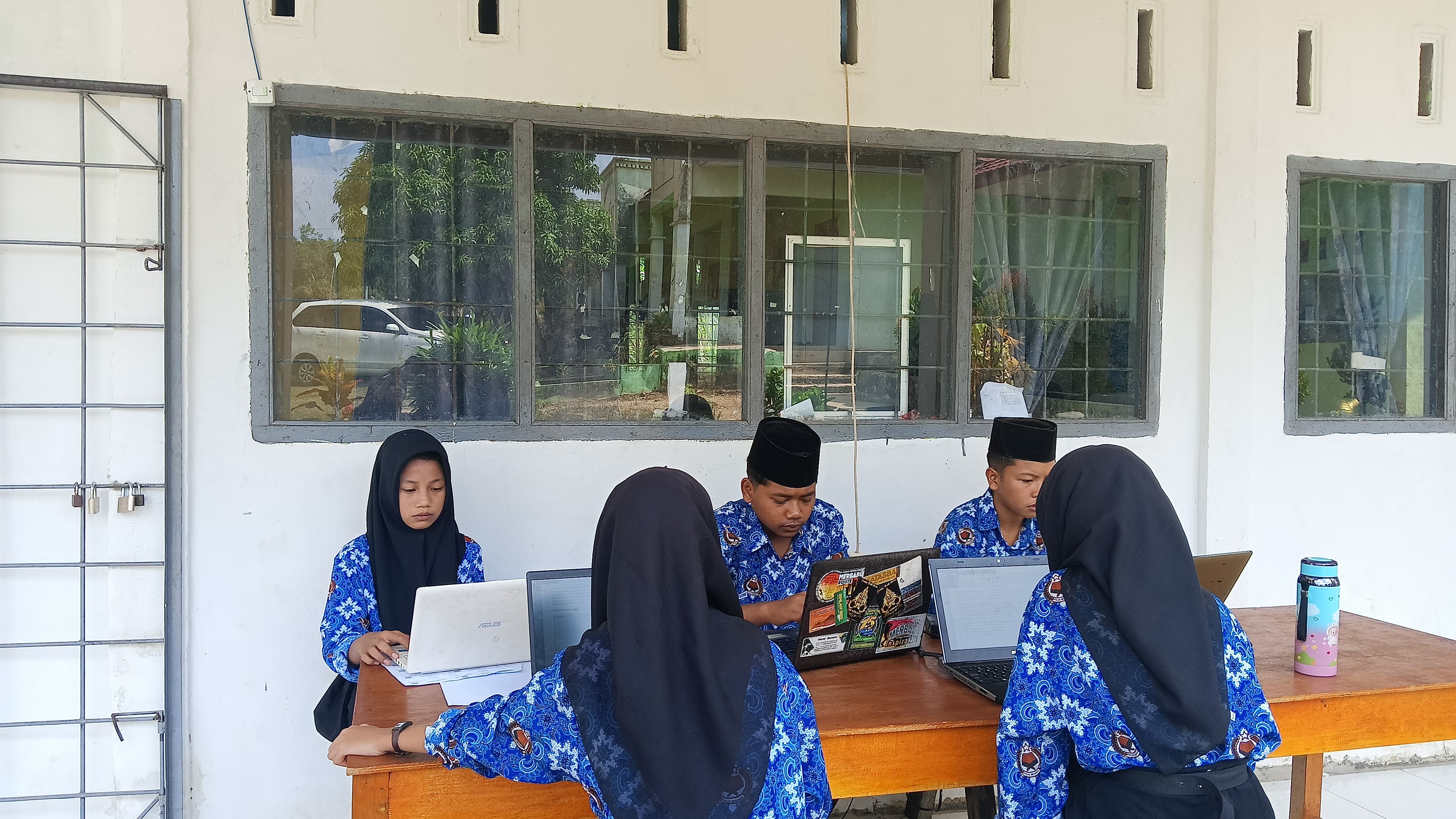 Siswa-siswi MTsN 6 Merangin Antusias Mengikuti Simulasi ANBK 2025